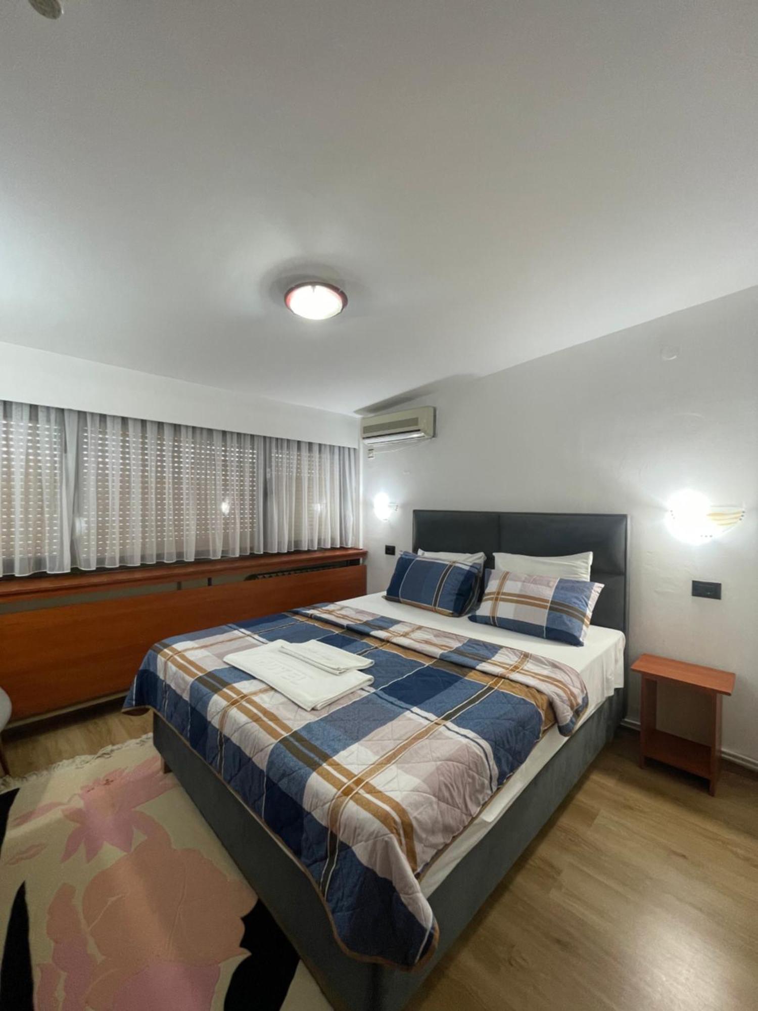 Hotel Square Скопье Экстерьер фото