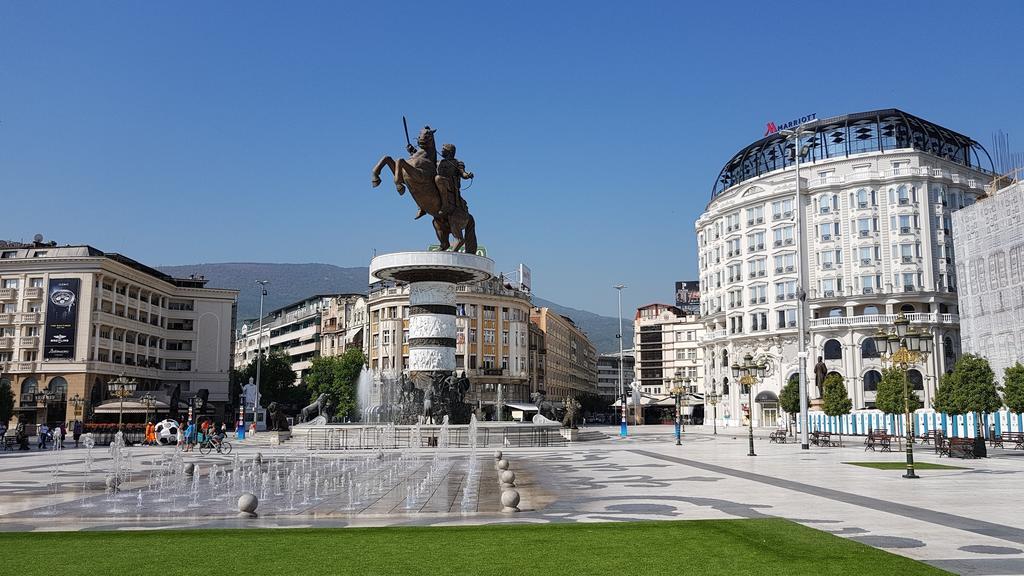 Hotel Square Скопье Экстерьер фото
