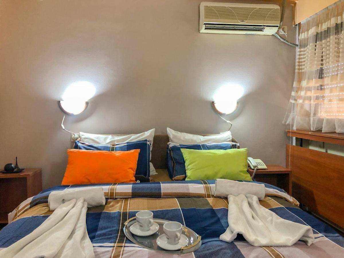 Hotel Square Скопье Экстерьер фото