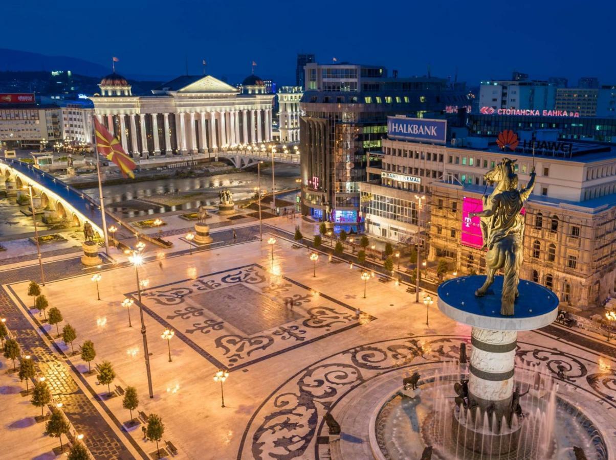 Hotel Square Скопье Экстерьер фото