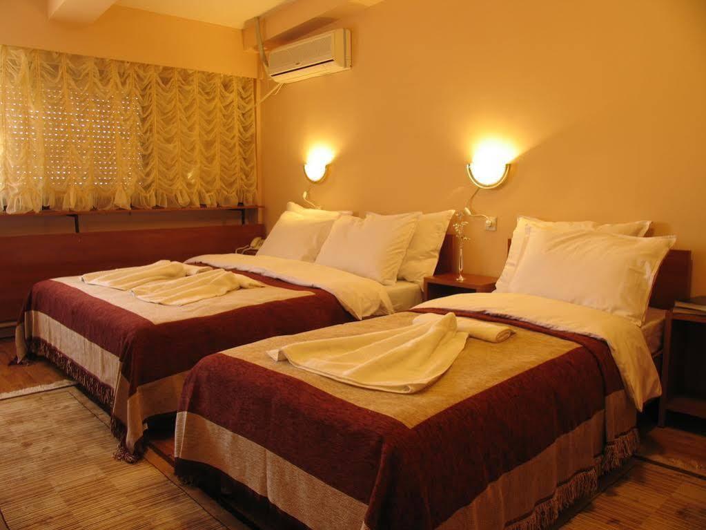 Hotel Square Скопье Экстерьер фото